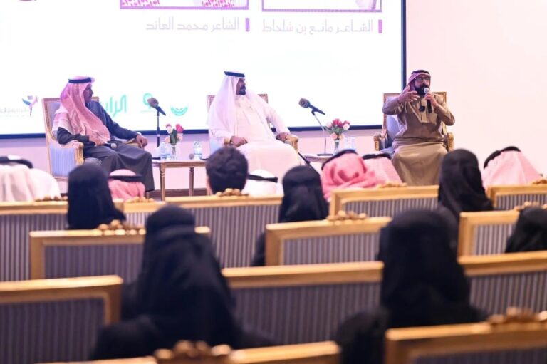 تبوك.-أمسية-“رنّات-السمر”-تنقل-الشعراء-بين-الكلاسيكي-والحديث