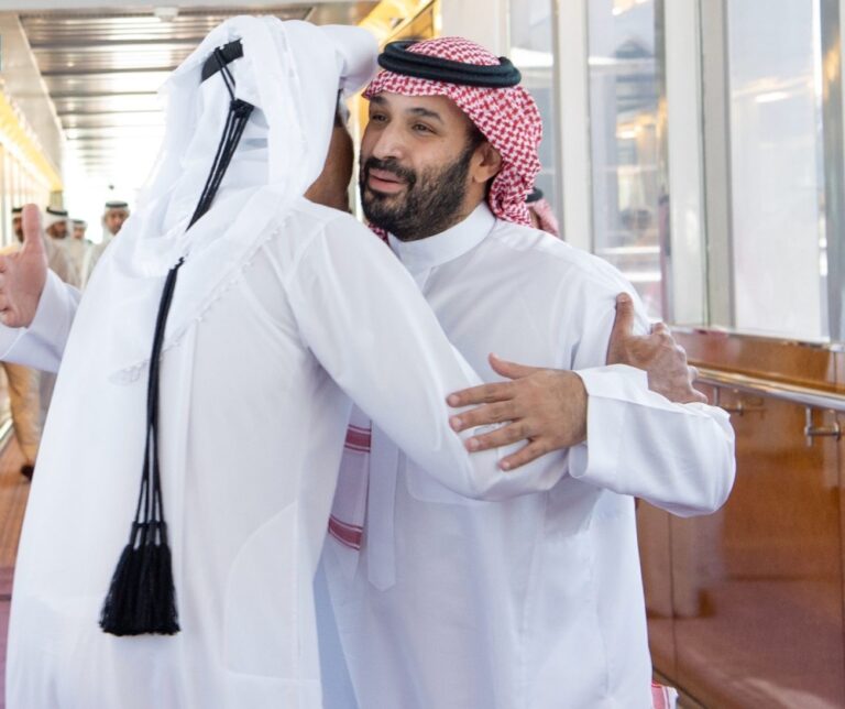 ملك-الأردن-وأمير-قطر-يغادران-جدة.-وولي-العهد-في-مقدمة-مودعيهما