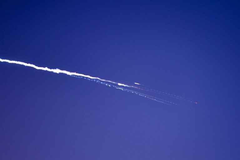 الإمارات:-تعاملنا-مع-12-صاروخًا-و36-طائرة-مسيرة-قادمة-من-إيران