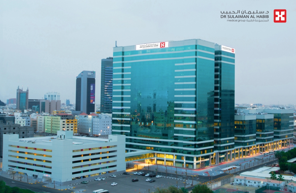 عملية-استئصال-معقدة-تنهي-معاناة-سيدة-مع-ورم-منتشر-في-معظم-أعضاء-البطن-بمستشفى-الدكتور-سليمان-الحبيب-بالخبر