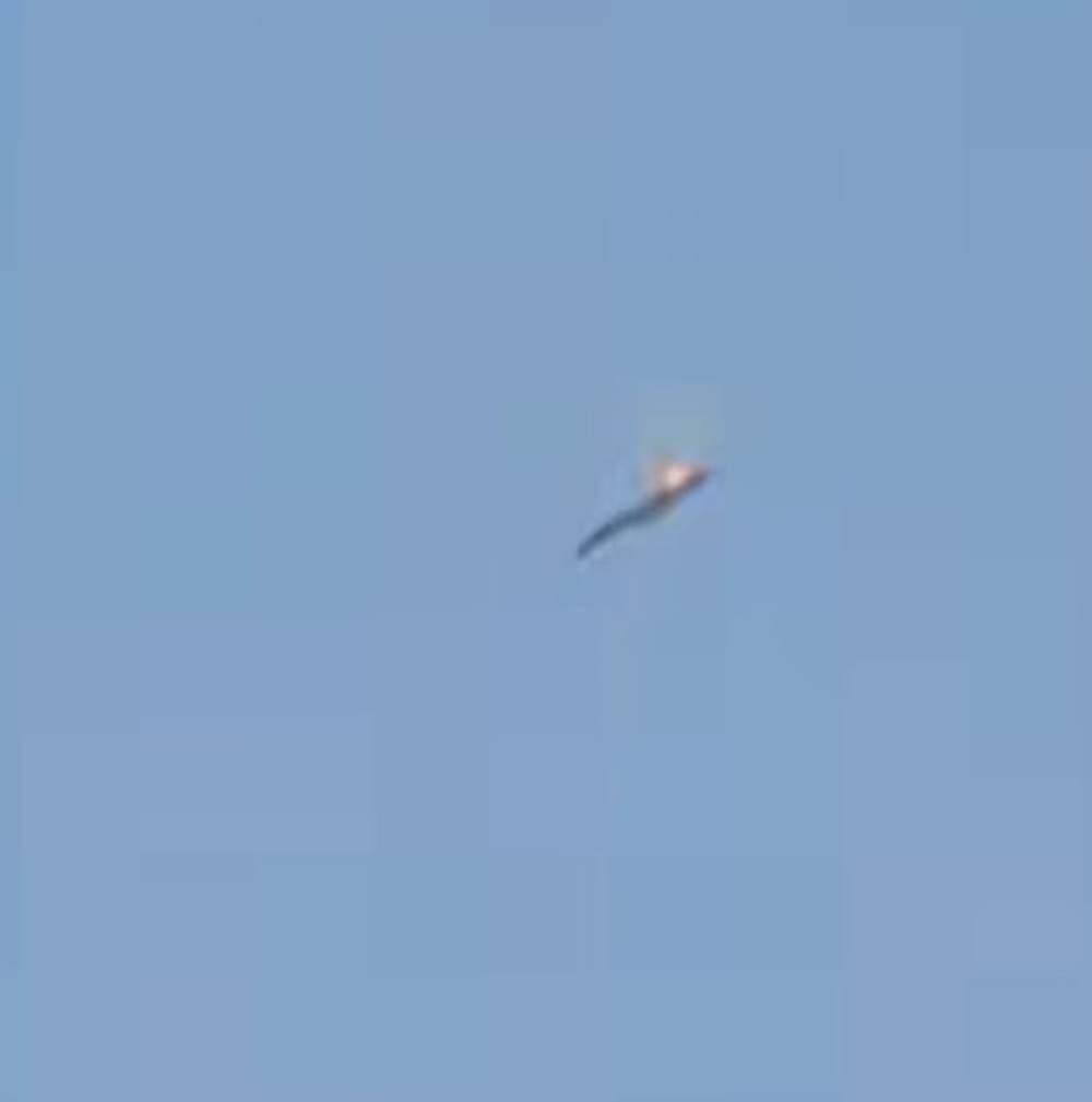 أبو-ظبي.-التعامل-مع-حادثة-في-محيط-“خليفة-الاقتصادية”-إثر-اعتراض-صاروخ