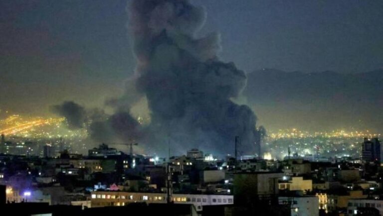 تطورات-حرب-إيران.-غارات-تستهدف-جسرًا-يربط-طهران-بكرج