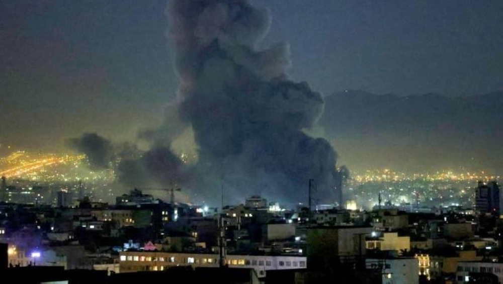 تطورات-حرب-إيران.-غارات-تستهدف-جسرًا-يربط-طهران-بكرج