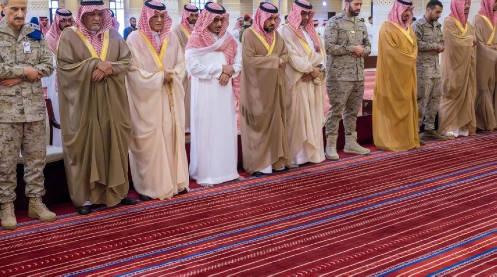 أمير-الرياض-يؤدي-صلاة-الميت-على-الأميرة-الجوهرة-بنت-فيصل-بن-عبدالله-آل-عبدالرحمن-آل-سعود