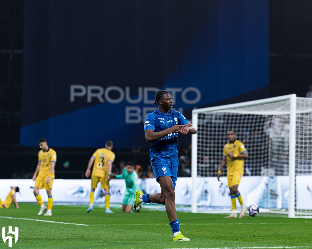 عاجل.-خبير-تحكيمي-يحسم-الجدل-حول-أحقية-الهلال-في-ركلة-جزاء-ضد-التعاون