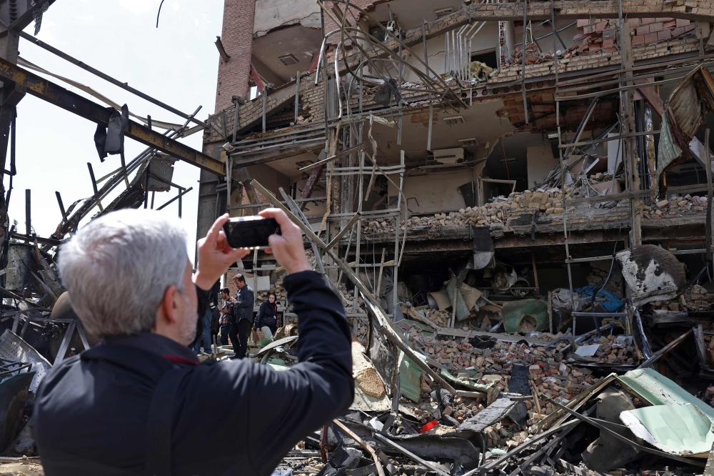 ضربات-أمريكية-إسرائيلية-على-مطار-في-جنوب-غرب-إيران