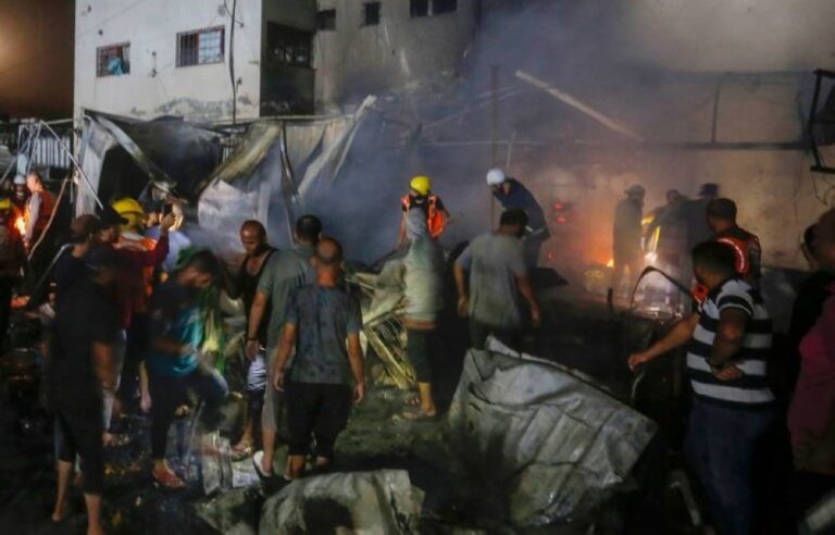 الاحتلال-يدمر-أكثر-من-1800-مرفق-صحي-في-غزة