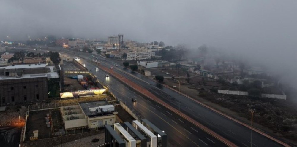 طقس-السعودية.-هطول-أمطار-على-عسير-والباحة-والرياض