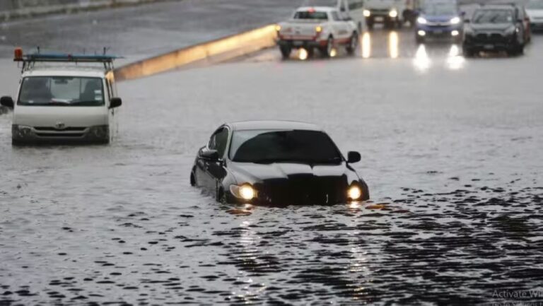 إعصار-“فايانو”-يضرب-شمال-نيوزيلندا-ويتسبب-بفيضانات-وأضرار