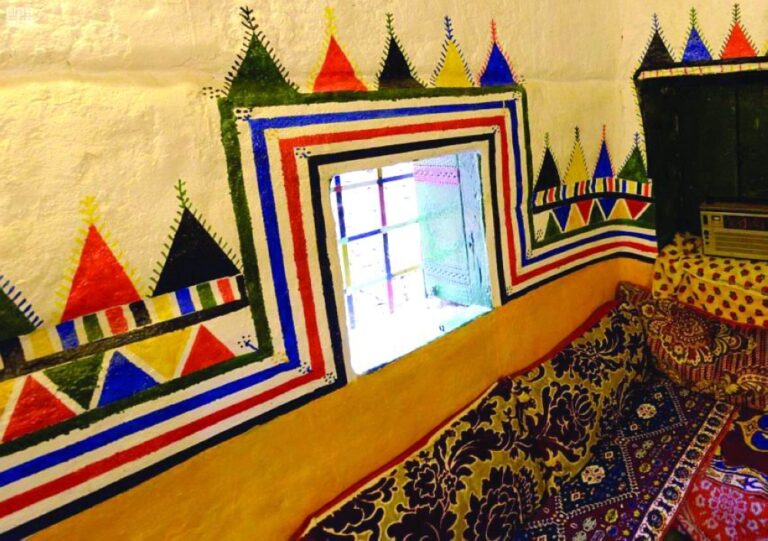 القط-العسيري.-فن-ينسج-روعة-الثقافة-على-جدران-المنازل