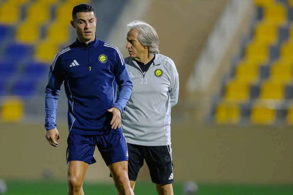 عاجل.-جيسوس-يكشف-سبب-استبدال-رونالدو-في-مباراة-النصر-والاتفاق