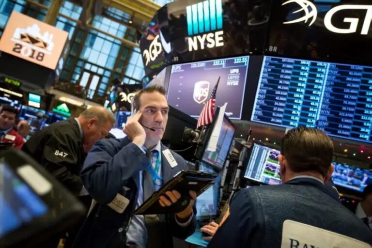 بين-صعود-وهبوط.-مؤشرات-الأسهم-الأمريكية-تغلق-على-تباين