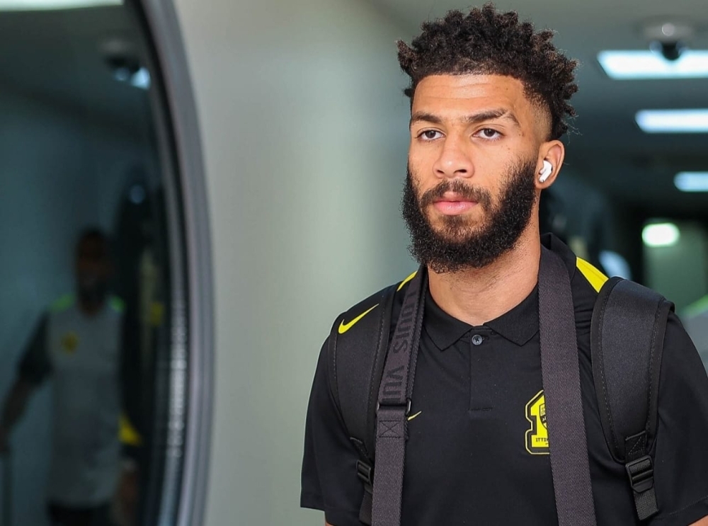 عاجل-اشتباك-بين-عبدالرحمن-العبود-وجماهير-الاتحاد-عقب-مباراة-ماتشيدا.-ومحمد-نور-يتدخل