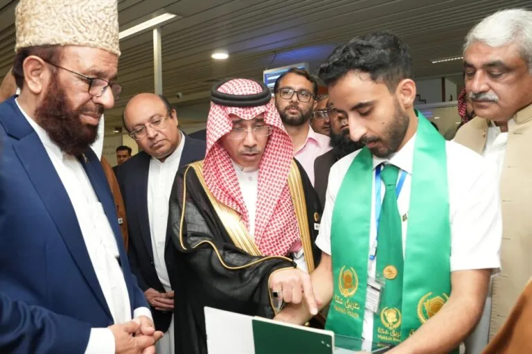 صور.-المملكة-تُدشن-ثالث-منافذ-مبادرة-“طريق-مكة”-في-لاهور-بباكستان