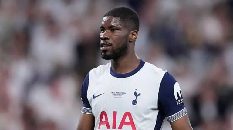 توتنهام-يصعد-أزمة-الإساءة-لـ-دانسو-إلى-الشرطة-البريطانية