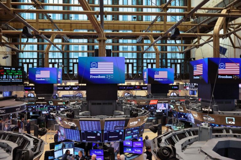 الأسهم-العالمية-ترتفع-لمستويات-ما-قبل-الحرب.-تفاؤل-مؤقت-أم-عودة-للحياة؟