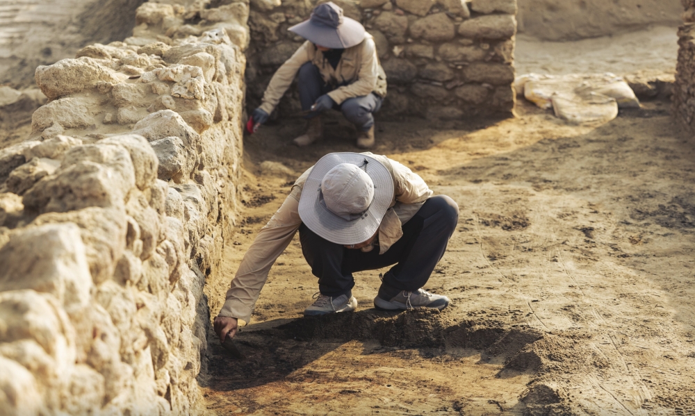 بقايا-مسجد-وامتدادات-معمارية.-اكتشافات-أثرية-جديدة-في-موقع-السرين