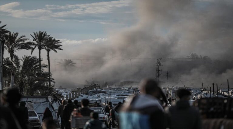 استشهاد-8-فلسطينيين-إثر-قصف-الاحتلال-على-منازل-في-قطاع-غزة