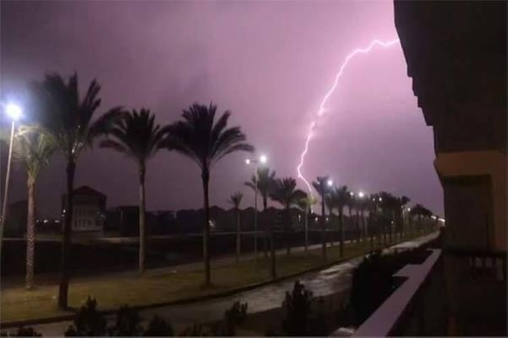 طقس-السبت.-أمطار-رعدية-وزخات-من-البرد-على-11-منطقة