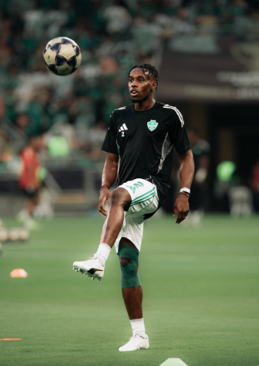 عاجل.-ردة-فعل-زكريا-هوساوي-بعد-طرده-في-مباراة-الأهلي-وماتشيدا