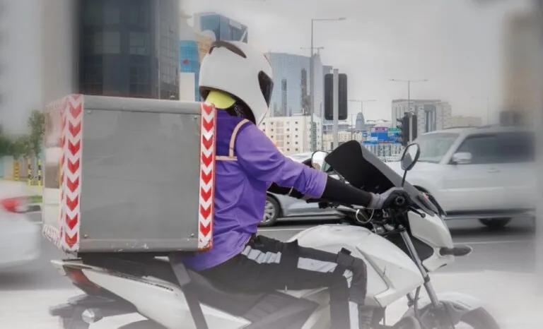 لائحة-ضبط-دراجات-نقل-البضائع.-غرامات-تتجاوز-28-ألف-ريال-ومصادرة-وإبعاد-للمخالفين