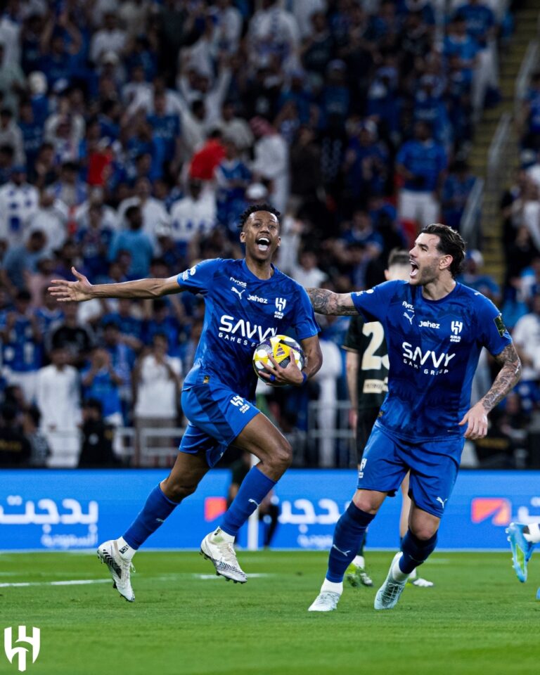 ناصر-الدوسري.-رجل-النهائيات-يقود-الهلال-إلى-للتتويج-بكأس-الملك-بهدف-حاسم-أمام-الخلود