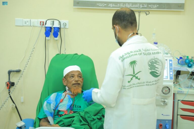 استفاد-منها-الآلاف.-السعودية-تقدم-مساعدات-طبية-وغذائية-في-اليمن