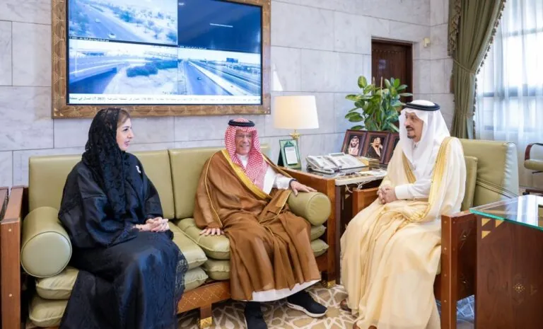 أمير-الرياض-يدشّن-منصّة-“صوت-التعليمية-الرقمية”-لخدمة-ذوي-متلازمة-داون
