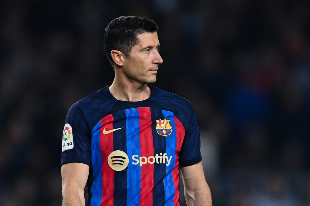 ليفاندوفسكي-يعلن-رحيله-عن-برشلونة